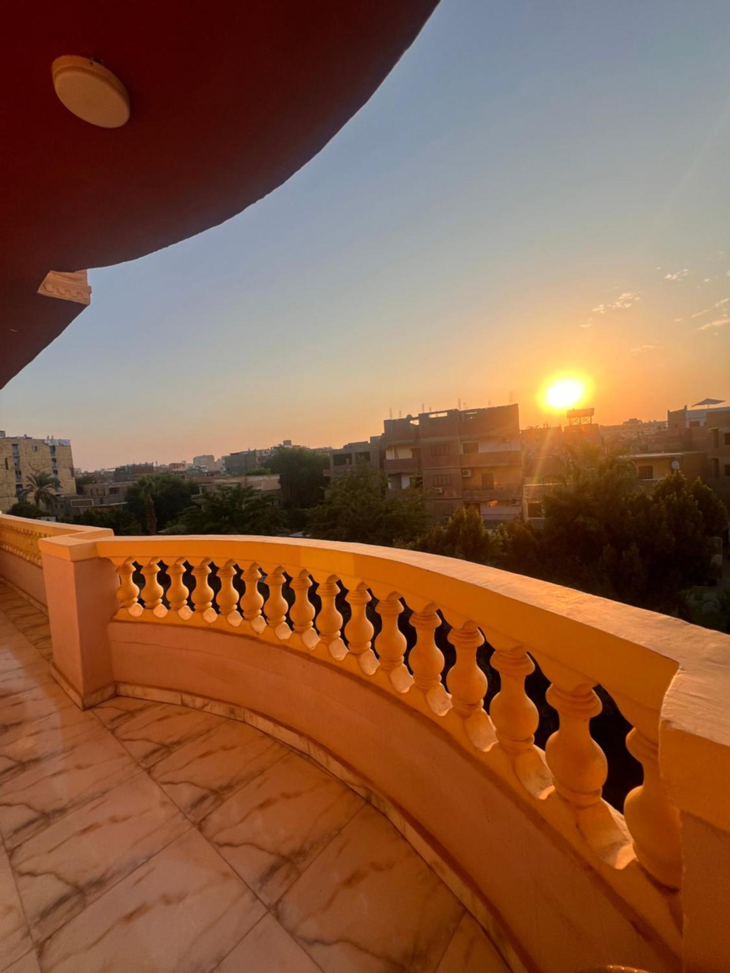 Hotel Pyramids View