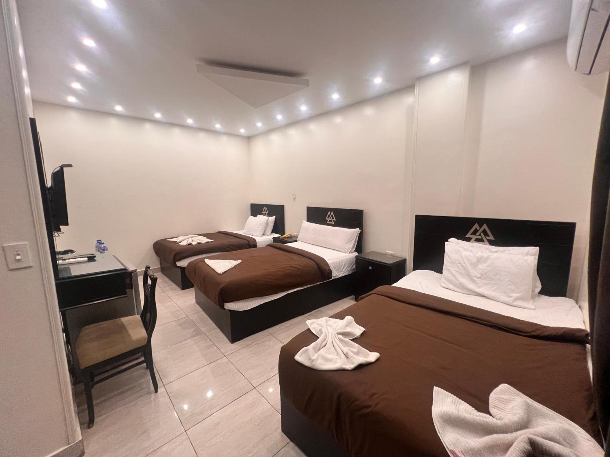 Pyramids View 4*